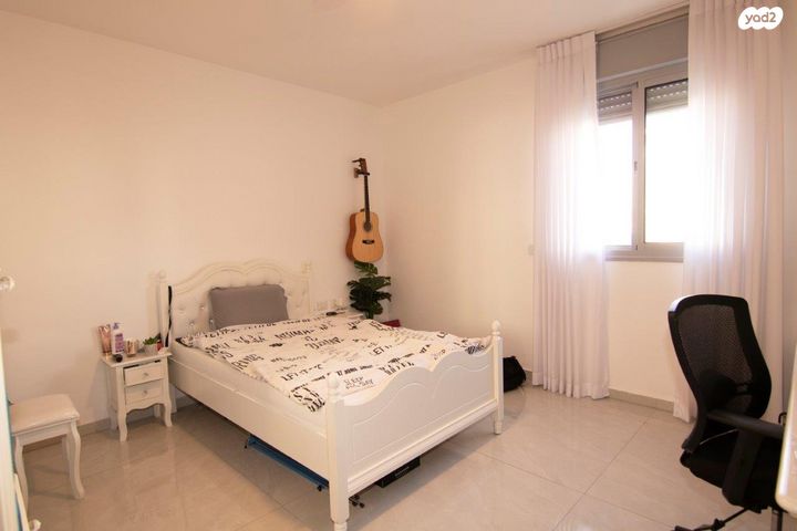 גג/ פנטהאוז, מורשת, מודיעין מכבים רעות