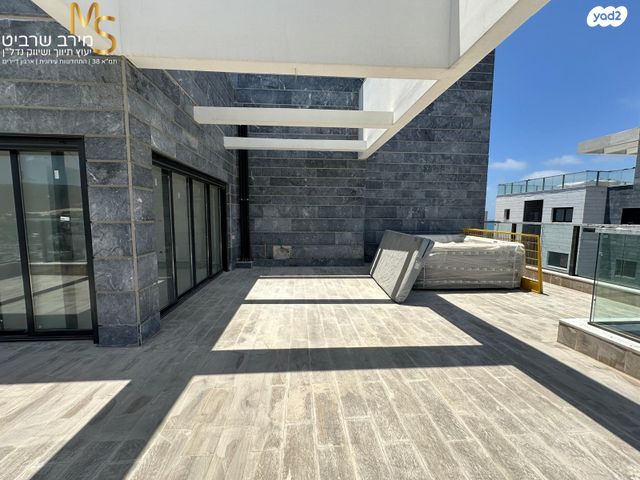 גג/ פנטהאוז, כלניות, טירת כרמל