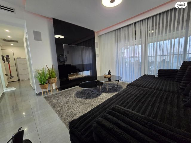 דירה, שושנה דמארי, קרית האמנים, מצליח, רמלה