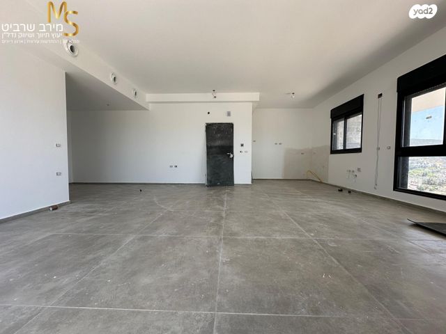 גג/ פנטהאוז, כלניות, טירת כרמל