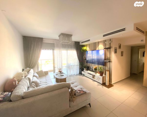 שקמים ואגמים