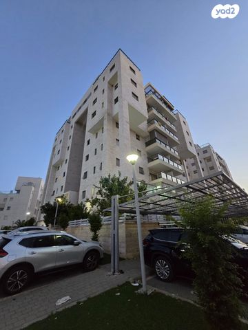 שושנה דמארי 