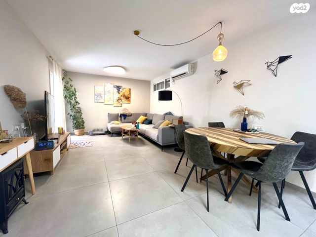 דירת גן, חיים לסקוב, פסגת זאב, ירושלים