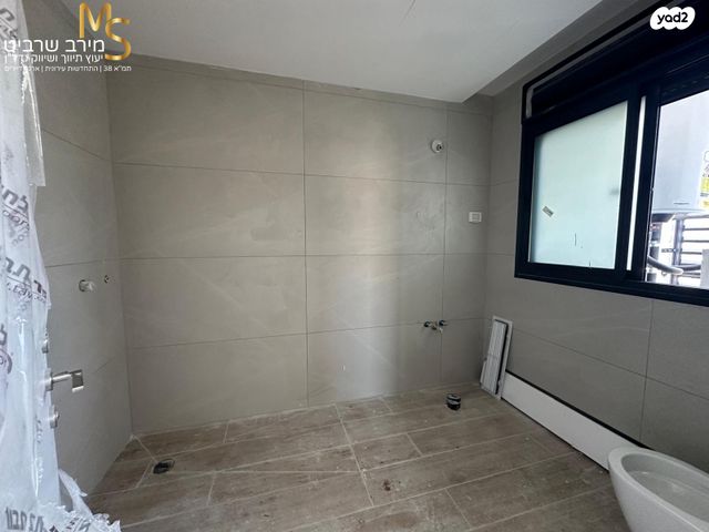 גג/ פנטהאוז, כלניות, טירת כרמל