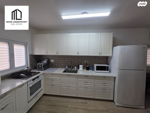 דירה, רמב"ם, ראשון לציון