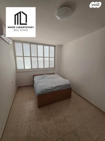 דירה, רמב"ם, ראשון לציון