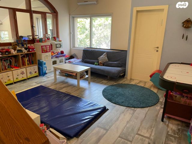 בית פרטי/ קוטג', אגוז, כוכב יאיר, כוכב יאיר / צור יגאל