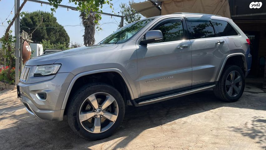 מודעת רכב ג'יפ גרנד צ'ירוקי