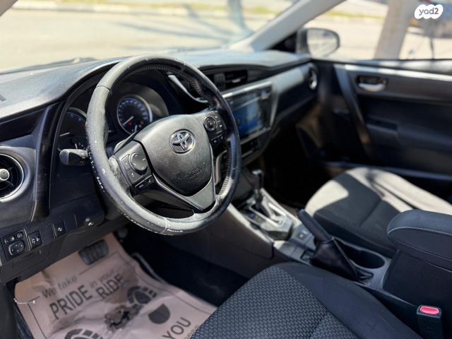 טויוטה קורולה