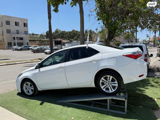 טויוטה קורולה