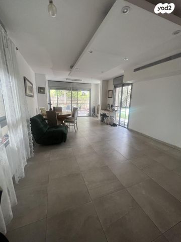 יצחק רבין 17