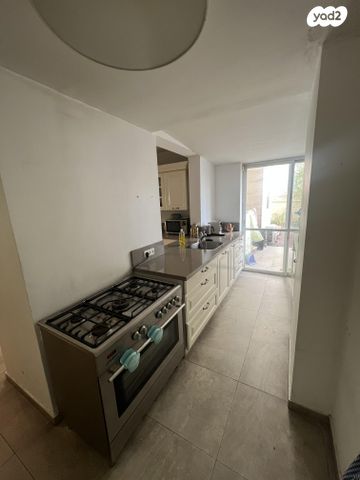 דירת גן, יצחק רבין 17, פסגת אונו, קרית אונו