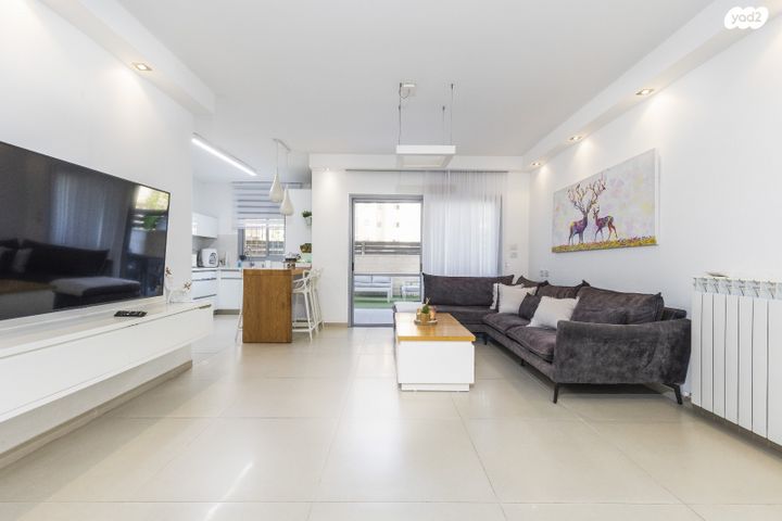 דירת גן, הרב ישעיהו דולגין, חומת שמואל, הר חומה, ירושלים