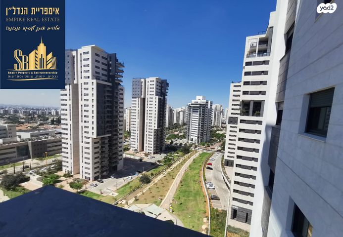 דירה, מתחם מרכזי, גני תקווה