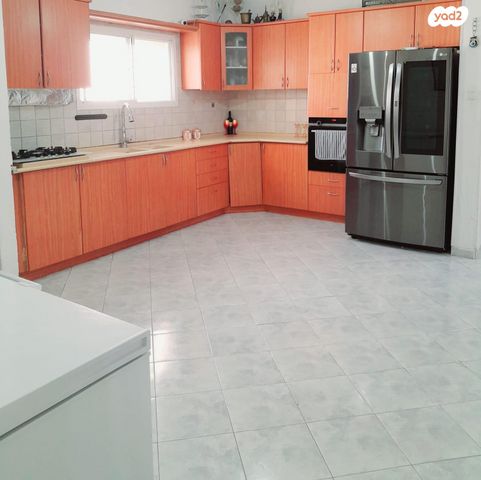 שדרות יוהנה ז'בוטינסקי 18