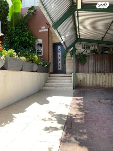 בית פרטי/ קוטג', הגולן 75, בית דגן, בית דגן