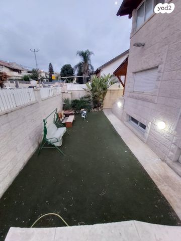 הארזים 48