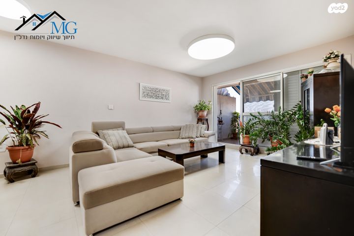 דירה, המעפילים, תל גיבורים, חולון