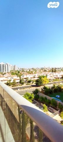 גג/ פנטהאוז, עמנואלה בן יעקב, ראשון לציון