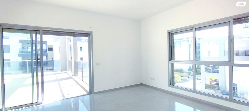 גג/ פנטהאוז, עמנואלה בן יעקב, ראשון לציון