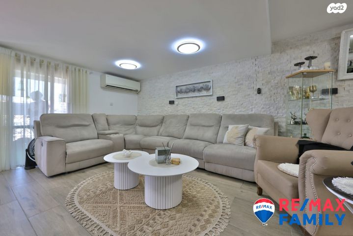 האורנים 29