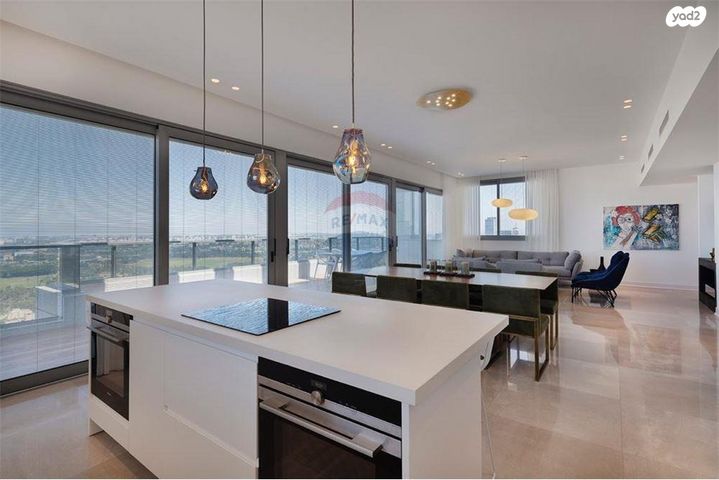 גג/ פנטהאוז, מורדי הגטאות, שכונת גפן, רמת גן