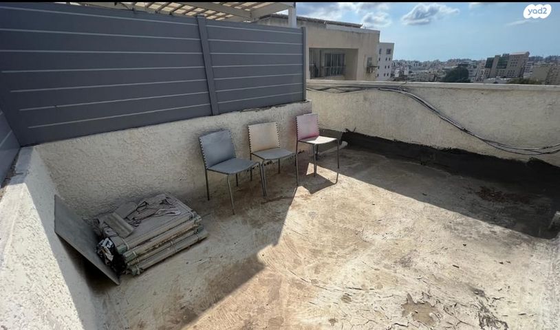 דירה, רמב"ם, ראשון לציון