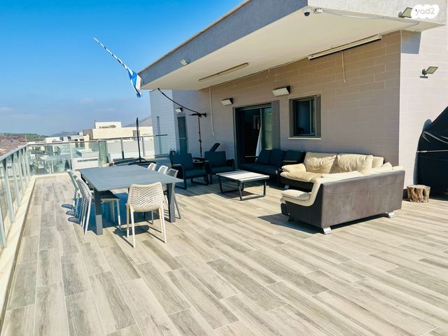 גג/ פנטהאוז, נחל דן, רמת נבון . הר כרמי, כרמיאל