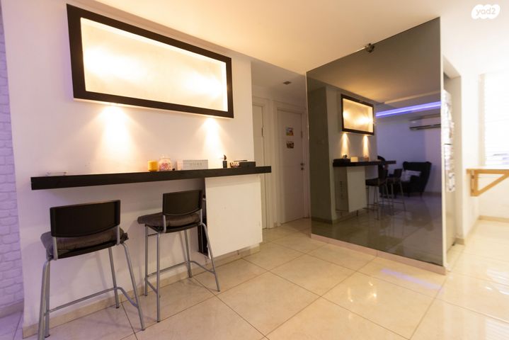 דירה, הרב משה מרדכי 4, טירת כרמל