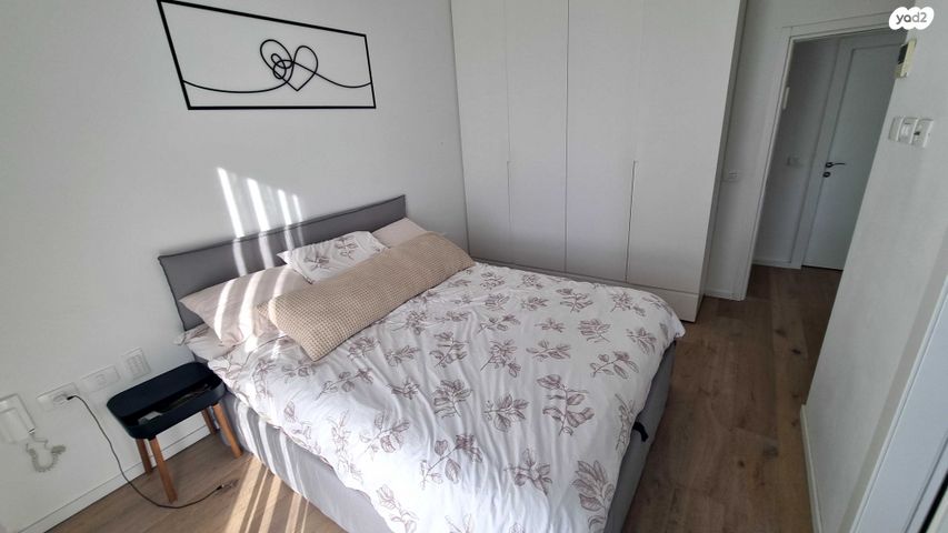 גג/ פנטהאוז, אריק איינשטיין, הרצליה ב', הרצליה