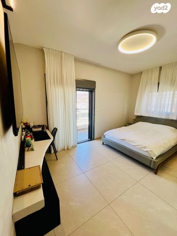 גג/ פנטהאוז, נחל דן, רמת נבון . הר כרמי, כרמיאל