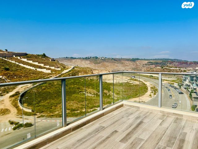 גג/ פנטהאוז, נחל דן, רמת נבון . הר כרמי, כרמיאל