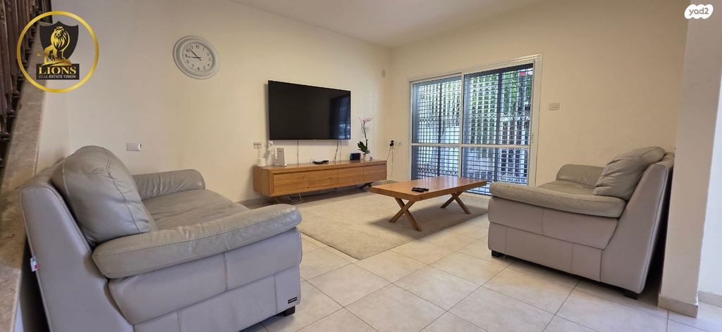 דו משפחתי, הבר, גן יבנה מערב, גן יבנה