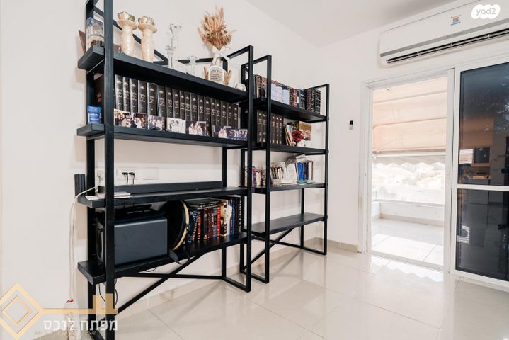 דירה, יובל, קרית מנחם בגין, נתיבות