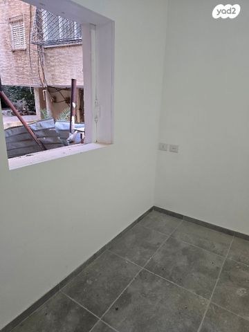 דירה, ההגנה 28, לב העיר, בת ים