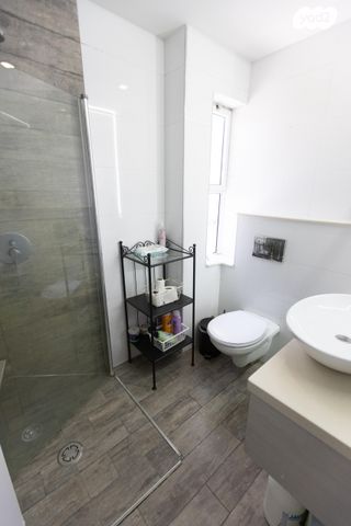 דירה, הרב משה מרדכי 4, טירת כרמל