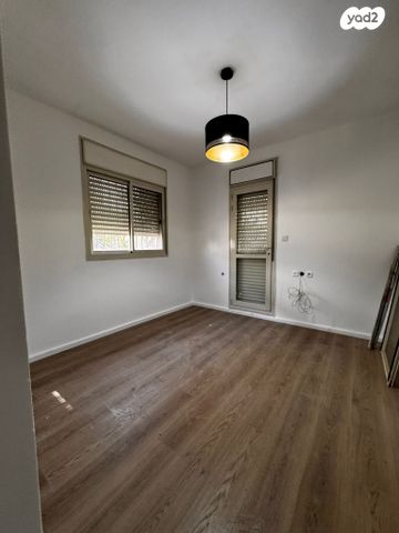 בית פרטי/ קוטג', בני אמדורסקי 5, קרית האמנים, מצליח, רמלה