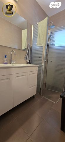 דו משפחתי, הבר, גן יבנה מערב, גן יבנה