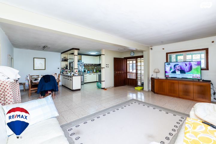 דו משפחתי, נווה שרת, זכרון יעקב