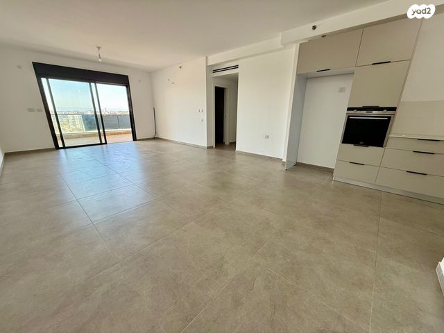 דירה, יצחק שמיר, נהריה