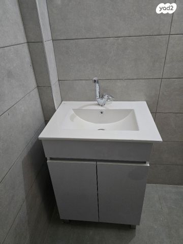 דירה, ההגנה 28, לב העיר, בת ים