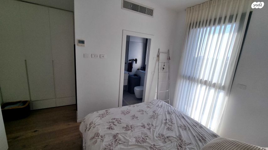 גג/ פנטהאוז, אריק איינשטיין, הרצליה ב', הרצליה