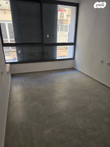 דירה, ההגנה 28, לב העיר, בת ים