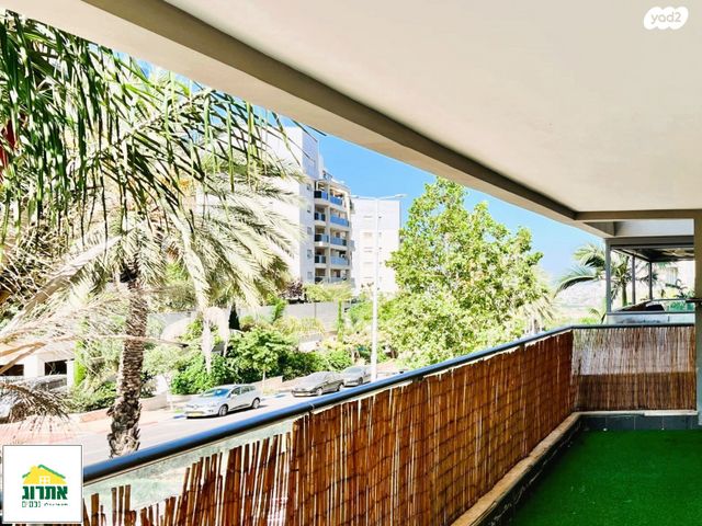 דירה, צור יצחק