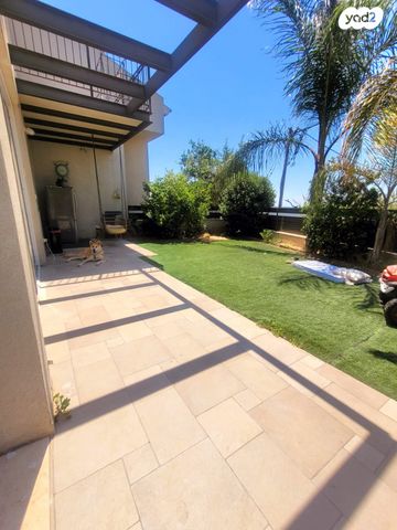 דו משפחתי, טירת שלום, נס ציונה