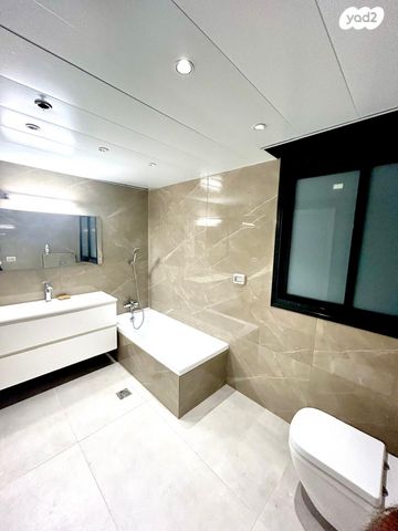 גג/ פנטהאוז, הדר, הרצליה הירוקה, נווה עובד, הרצליה