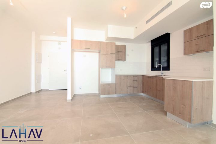 אמנון ליפקין שחק