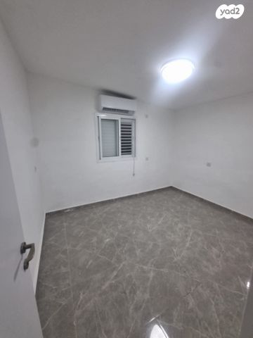 בית פרטי/ קוטג', ירמיהו, נאות יהודית ונווה ארזים, חולון