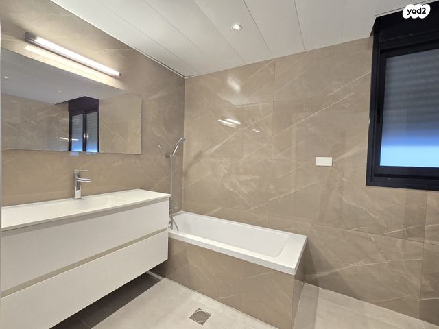 גג/ פנטהאוז, הדר, הרצליה הירוקה, נווה עובד, הרצליה