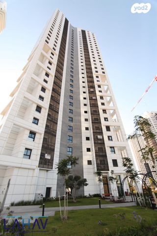 דירה, אמנון ליפקין שחק, נוף הטיילת, נתניה